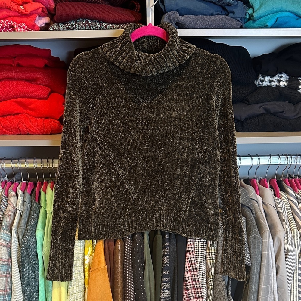 Pink Rose dark olive long sleeve chenille turtleneck sweater size XS